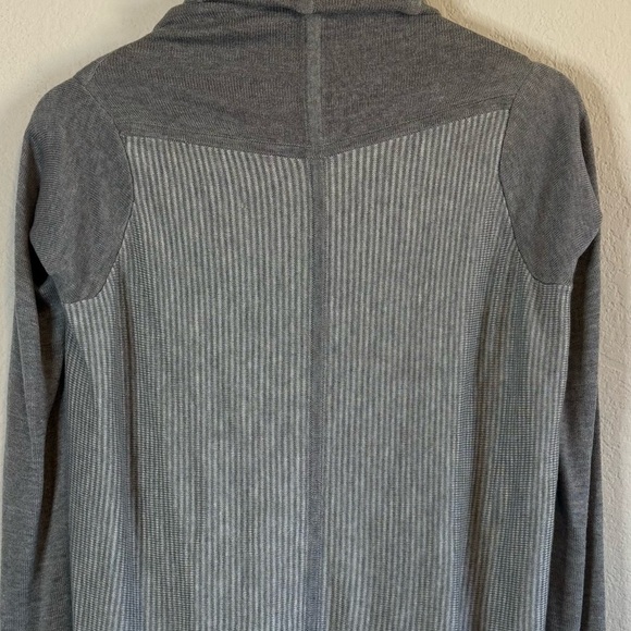 Lululemon Iconic Wrap Heathered Medium Grey Light Grey Mini Stripe Cardigan Top - Picture 9 of 10
